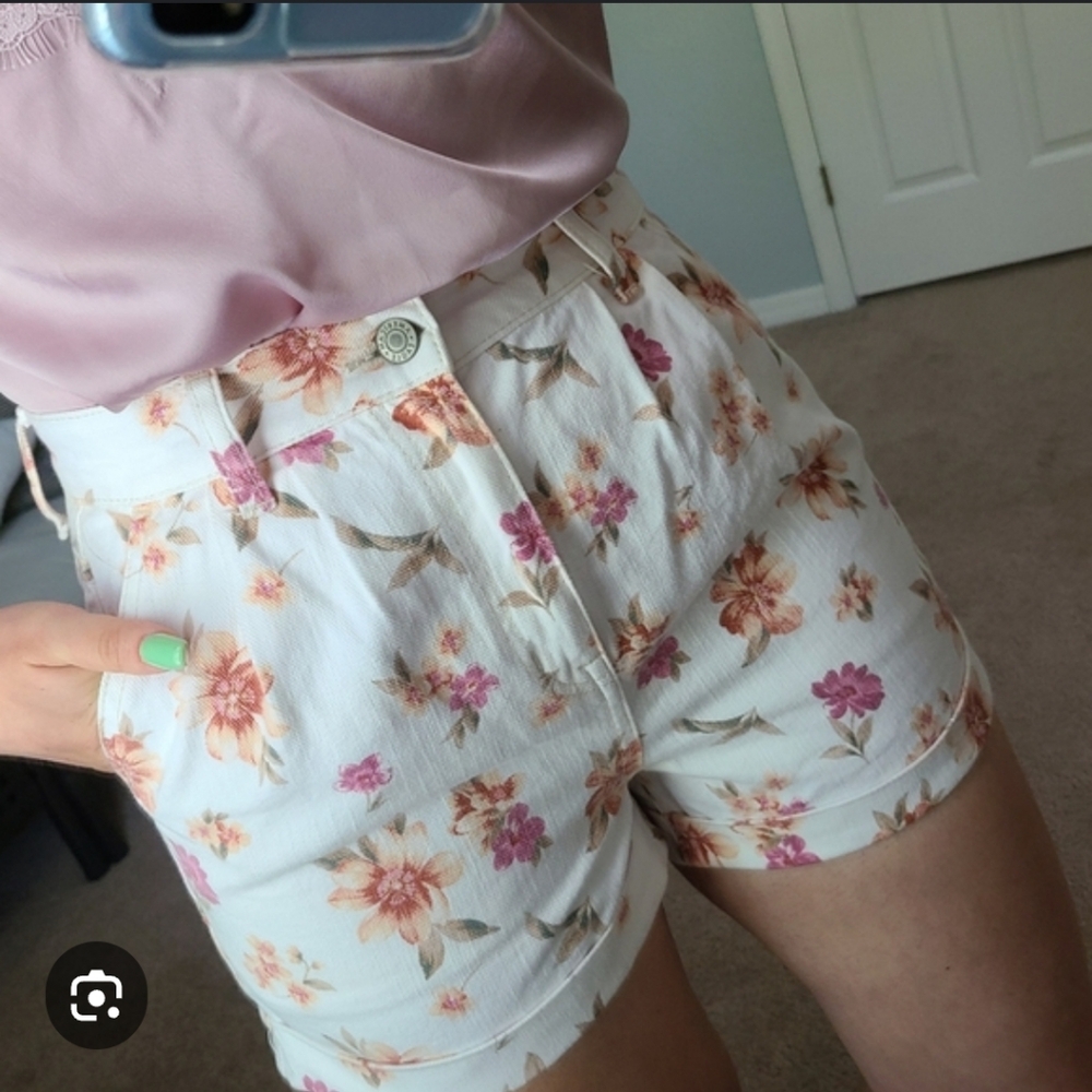 NWT American Eagle Floral High Rise Denim Mom Shorts Size 14